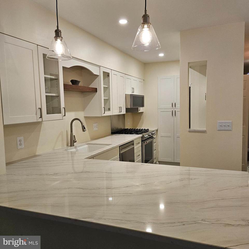 304-B Forbes Street - Photo 1