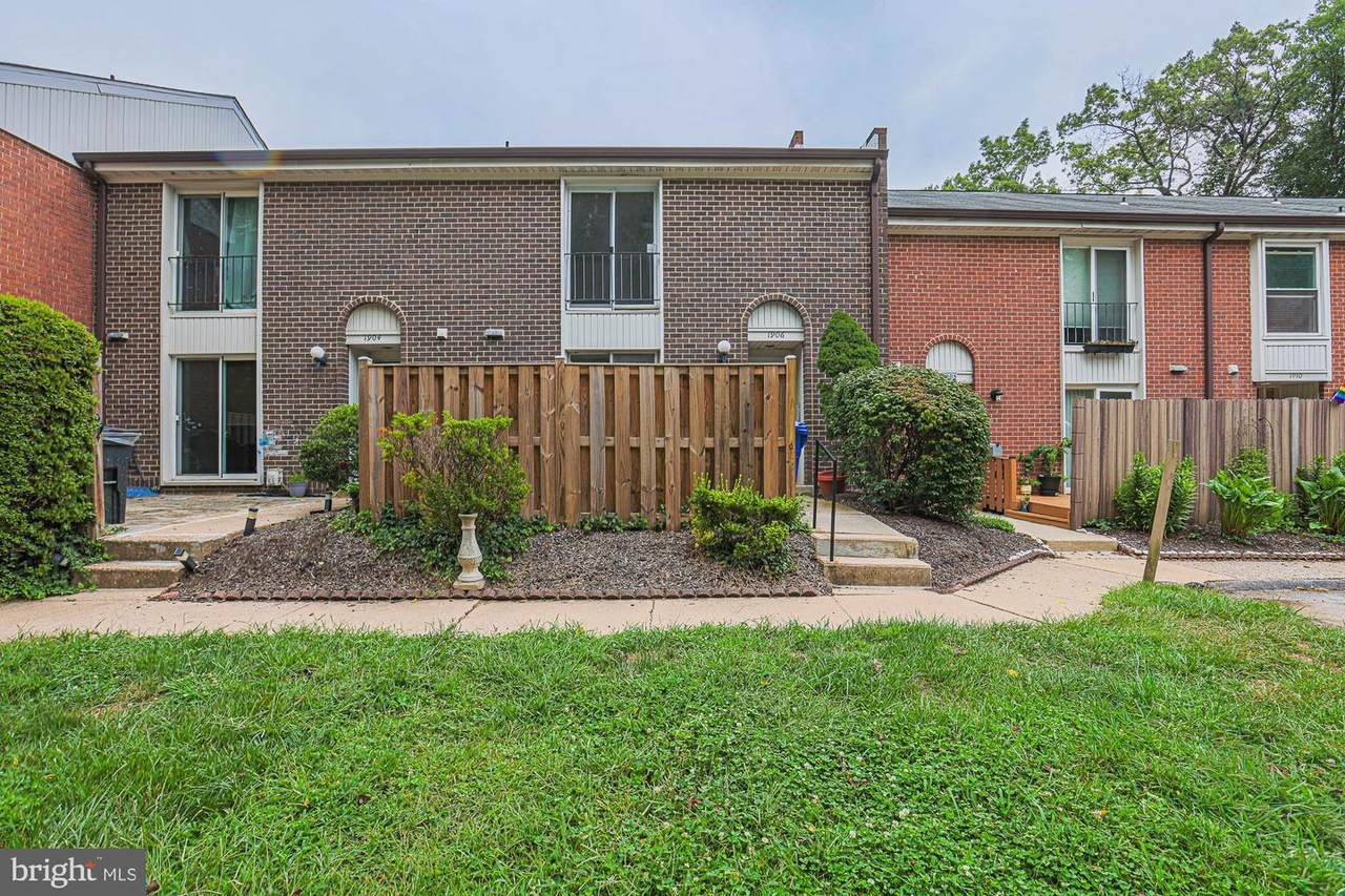 1906 Greenhaven Drive - Photo 1