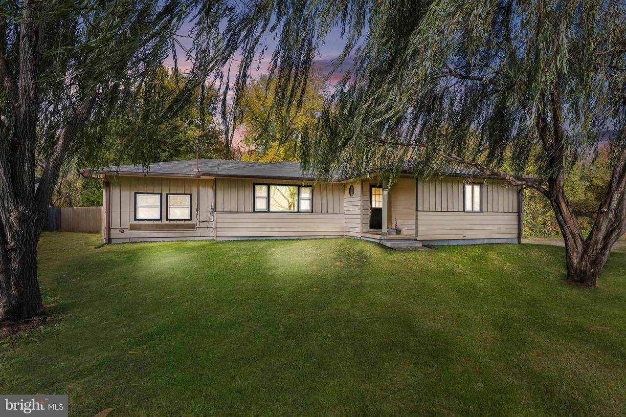 725 Bladen Street - Photo 1