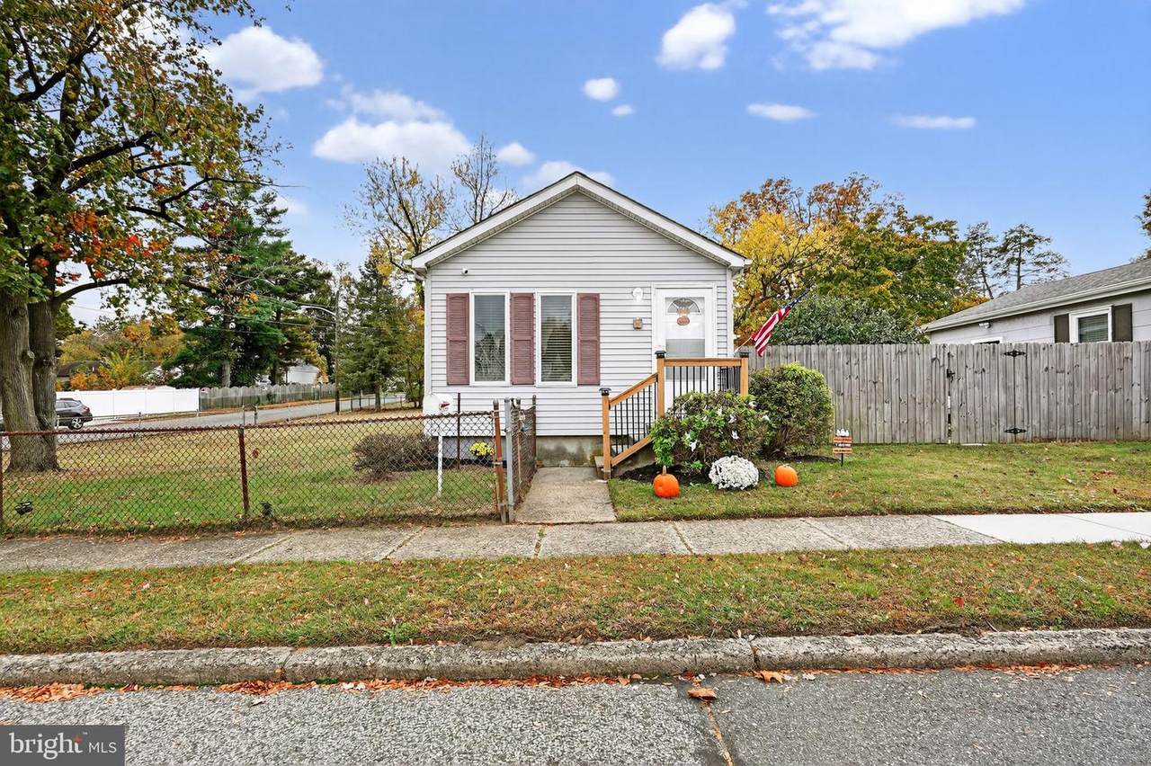 320 New Jersey Avenue - Photo 1