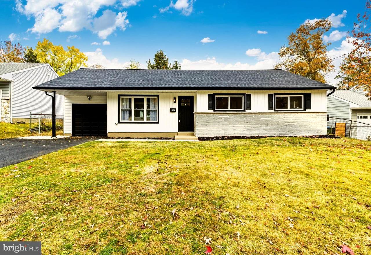 207 Chapel Avenue - Photo 1