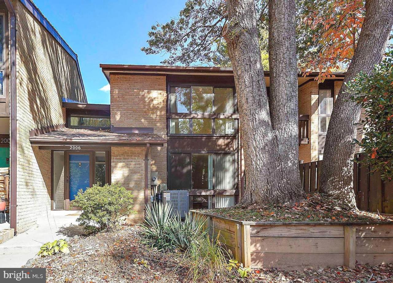 2006 Lakebreeze Way - Photo 1