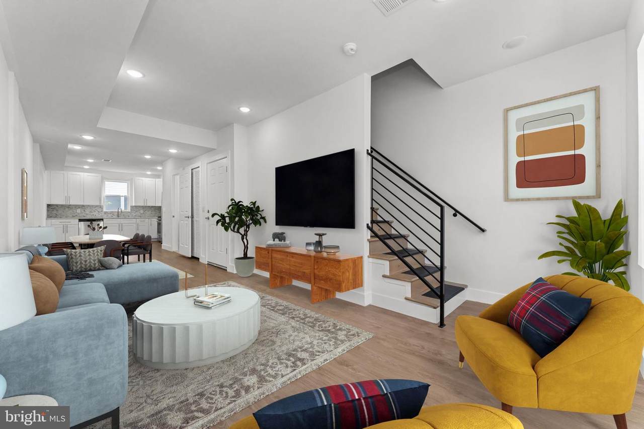 2033 9TH Street - Photo 1