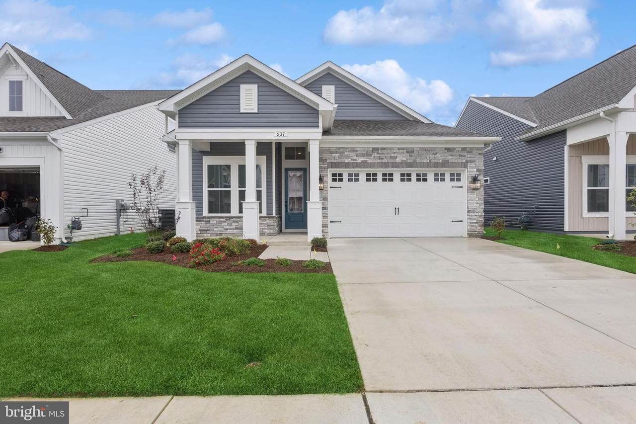 815 Warbler Way - Photo 1