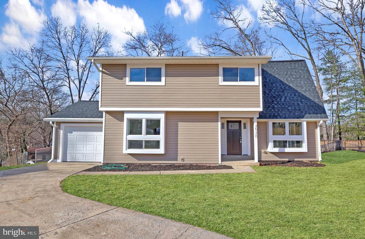 2520 Linwood Lane - Photo 1