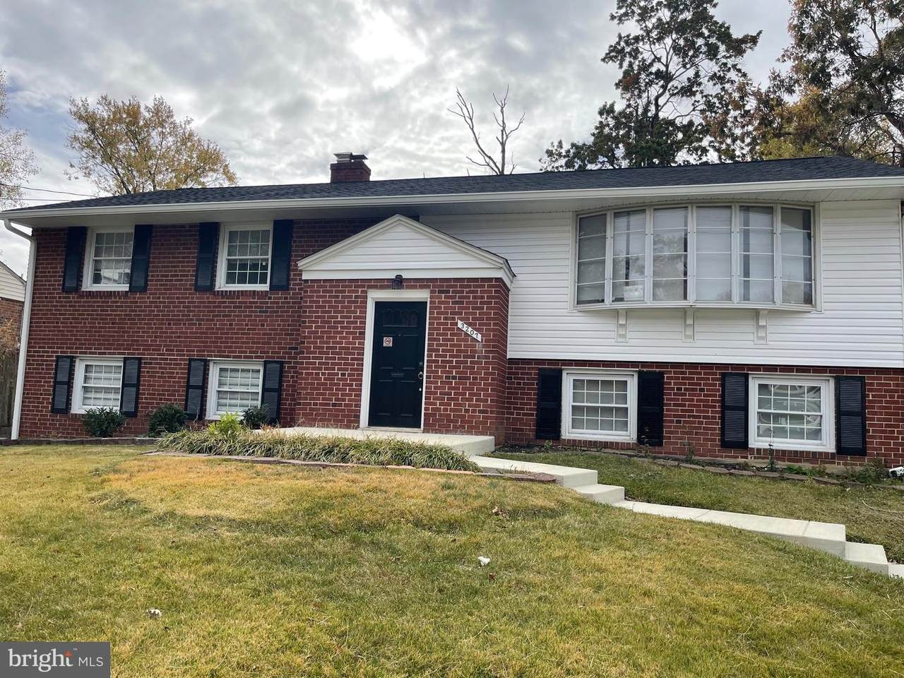 3207 Castleleigh Road - Photo 1