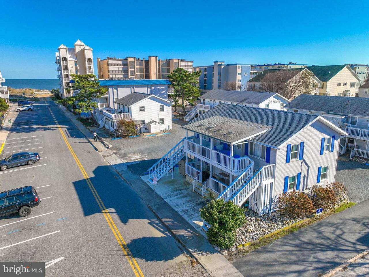 17 40TH Street - Photo 1