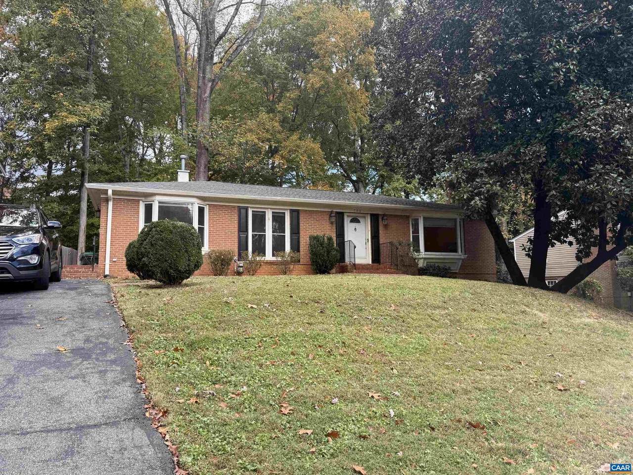 705 Highland Ave - Photo 1