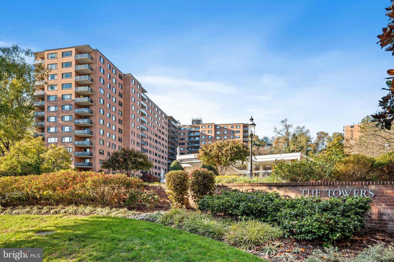 4201 Cathedral Avenue - Photo 1