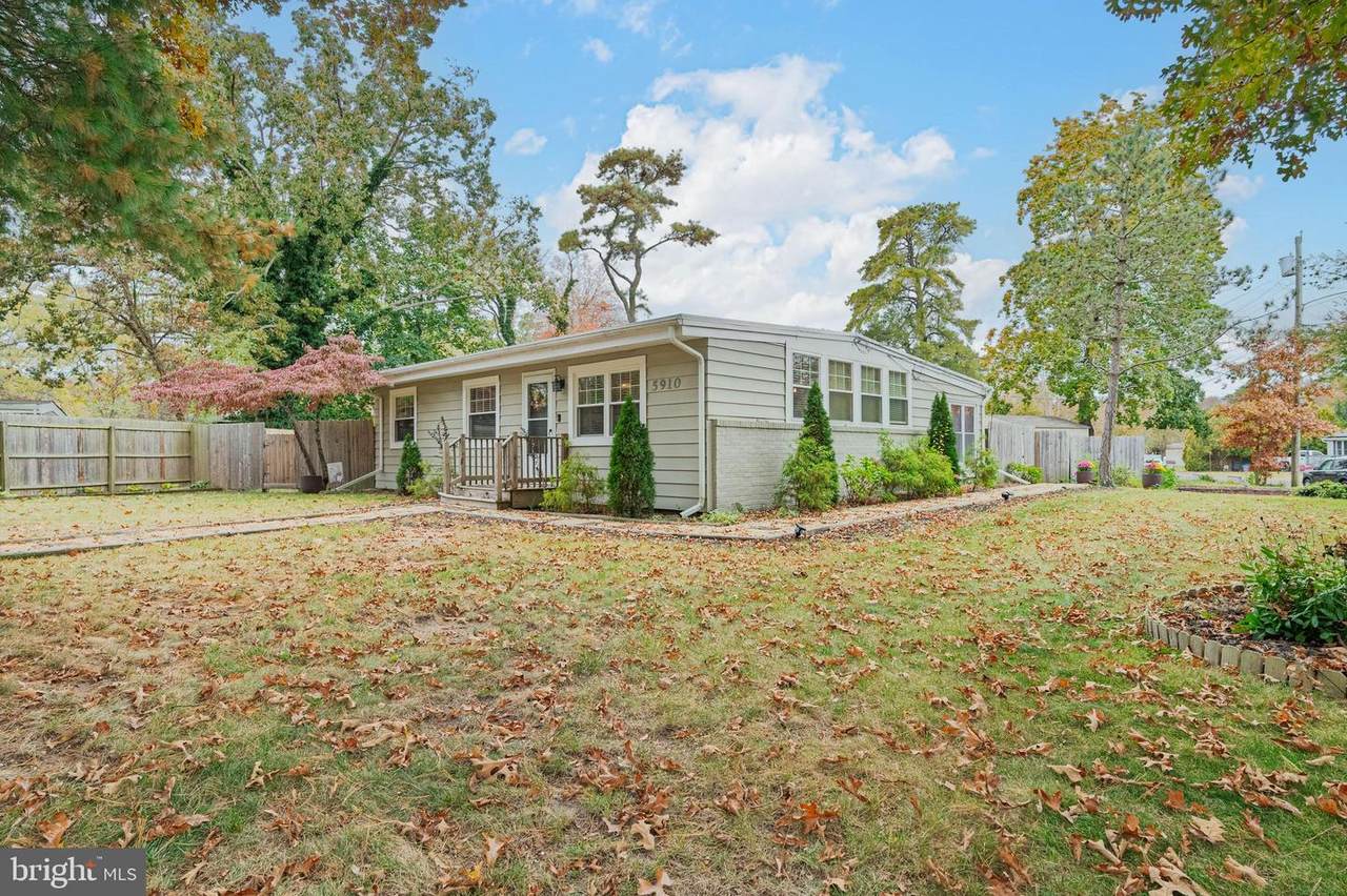 5910 Somerset Drive - Photo 1