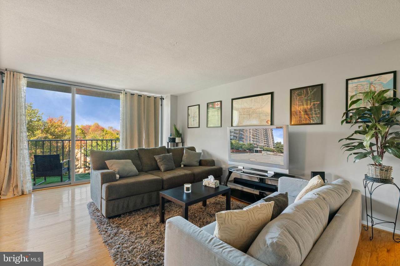 2059 Huntington Avenue - Photo 1