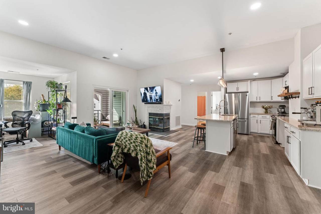 10 Greystone Court - Photo 1