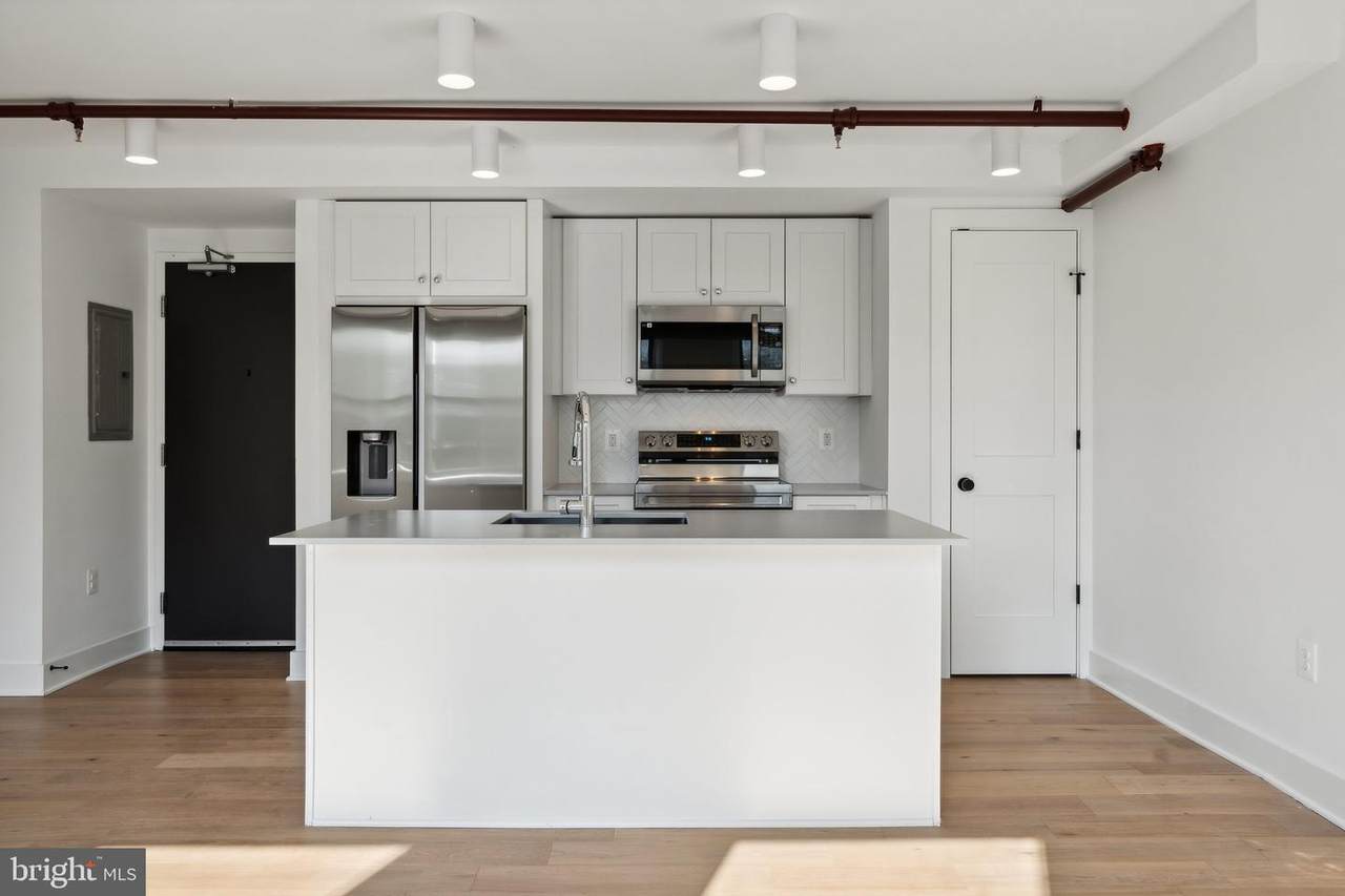 901 King Street - Photo 1