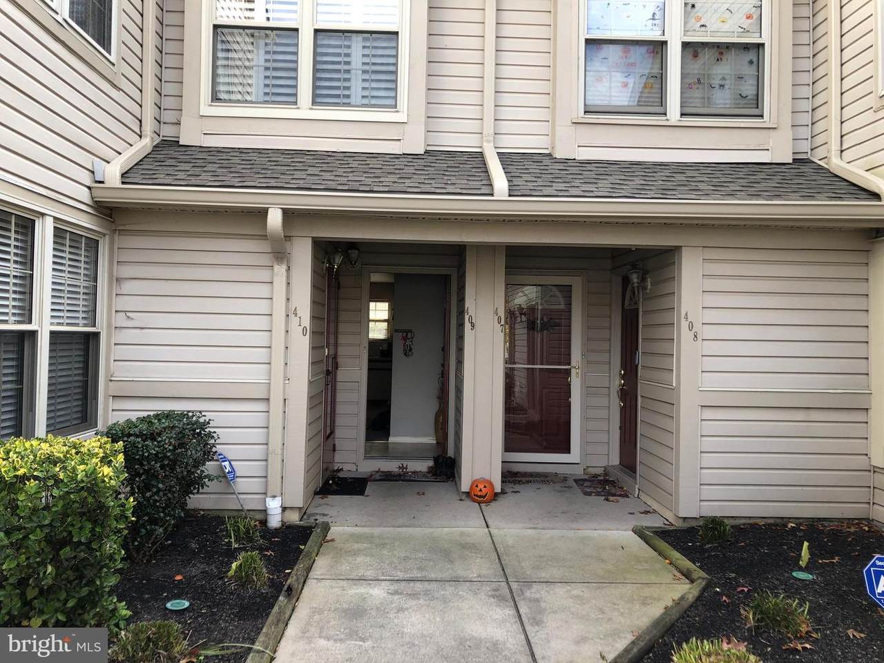 409 Steeplechase Court - Photo 1