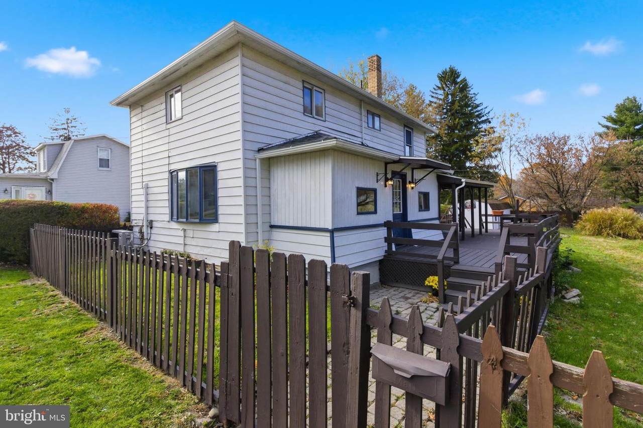 334 Hemlock Street - Photo 1