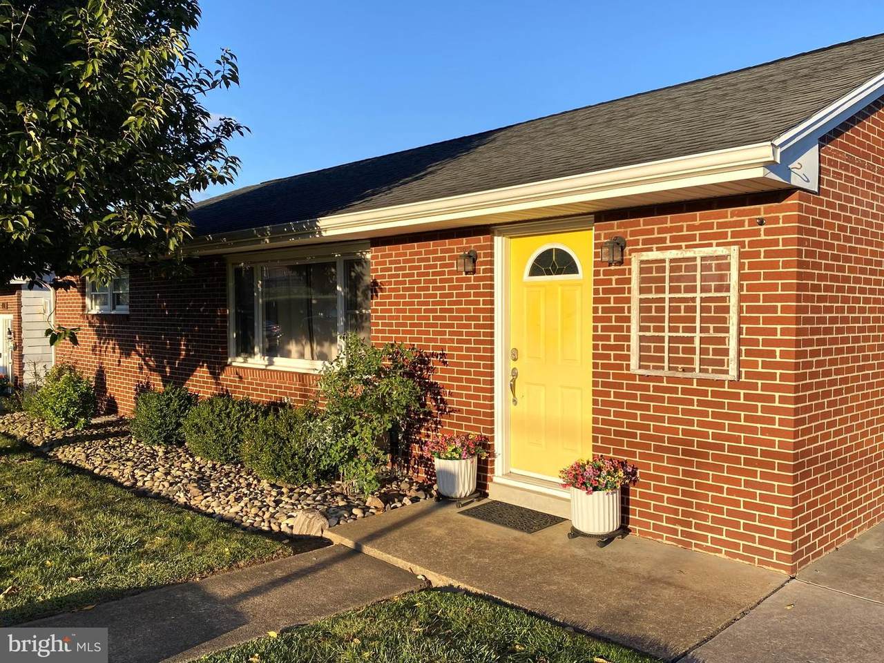 712 Avondale Avenue - Photo 1