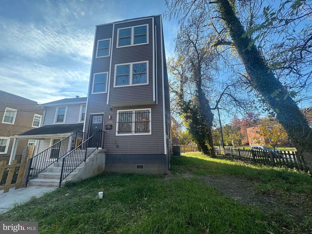 4401 Hayes Street - Photo 1