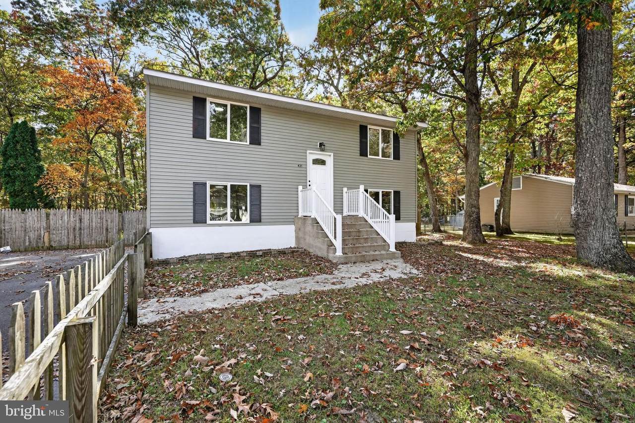 431 Pemberton Boulevard - Photo 1