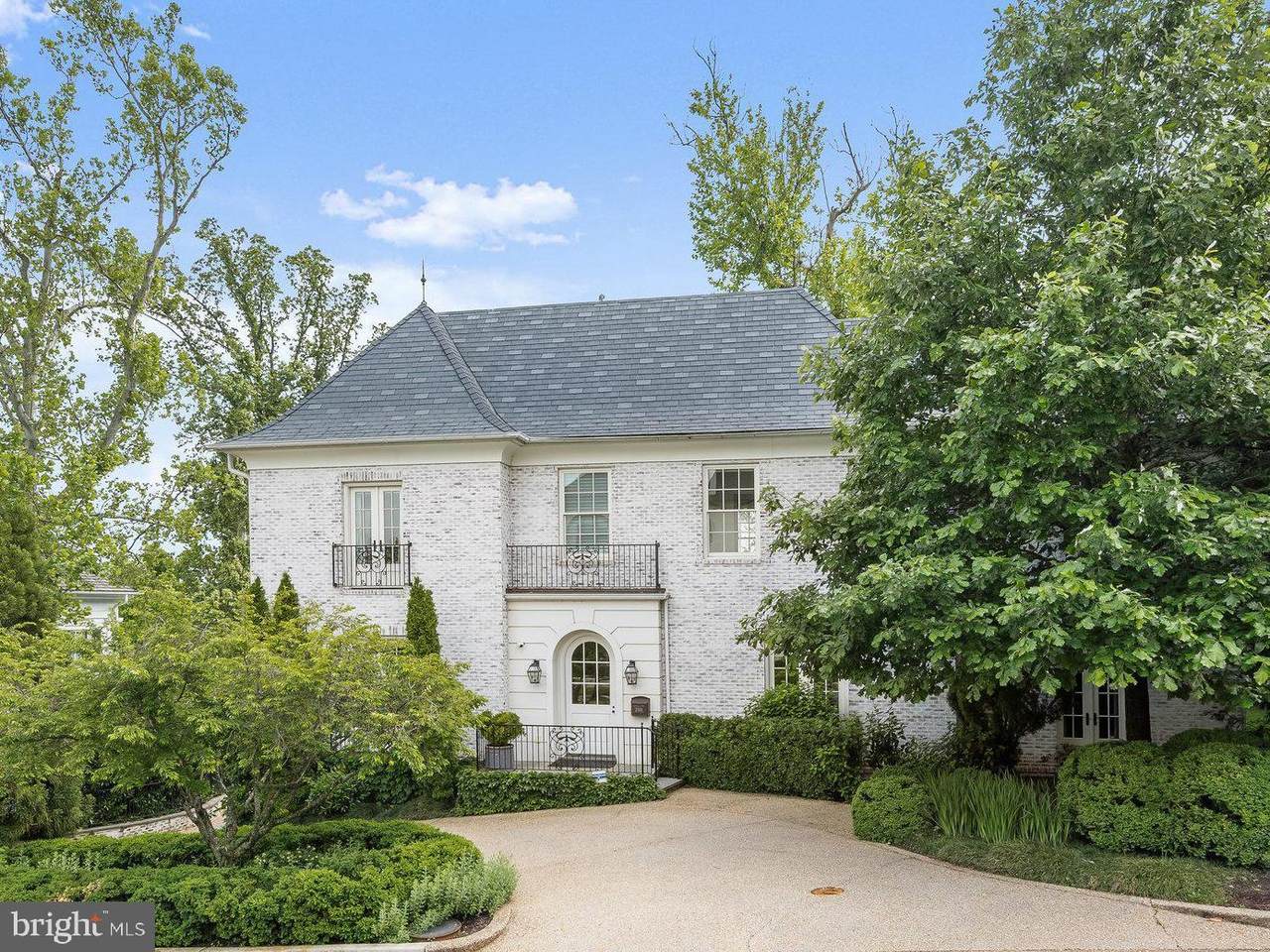 2101 Foxhall Road - Photo 1