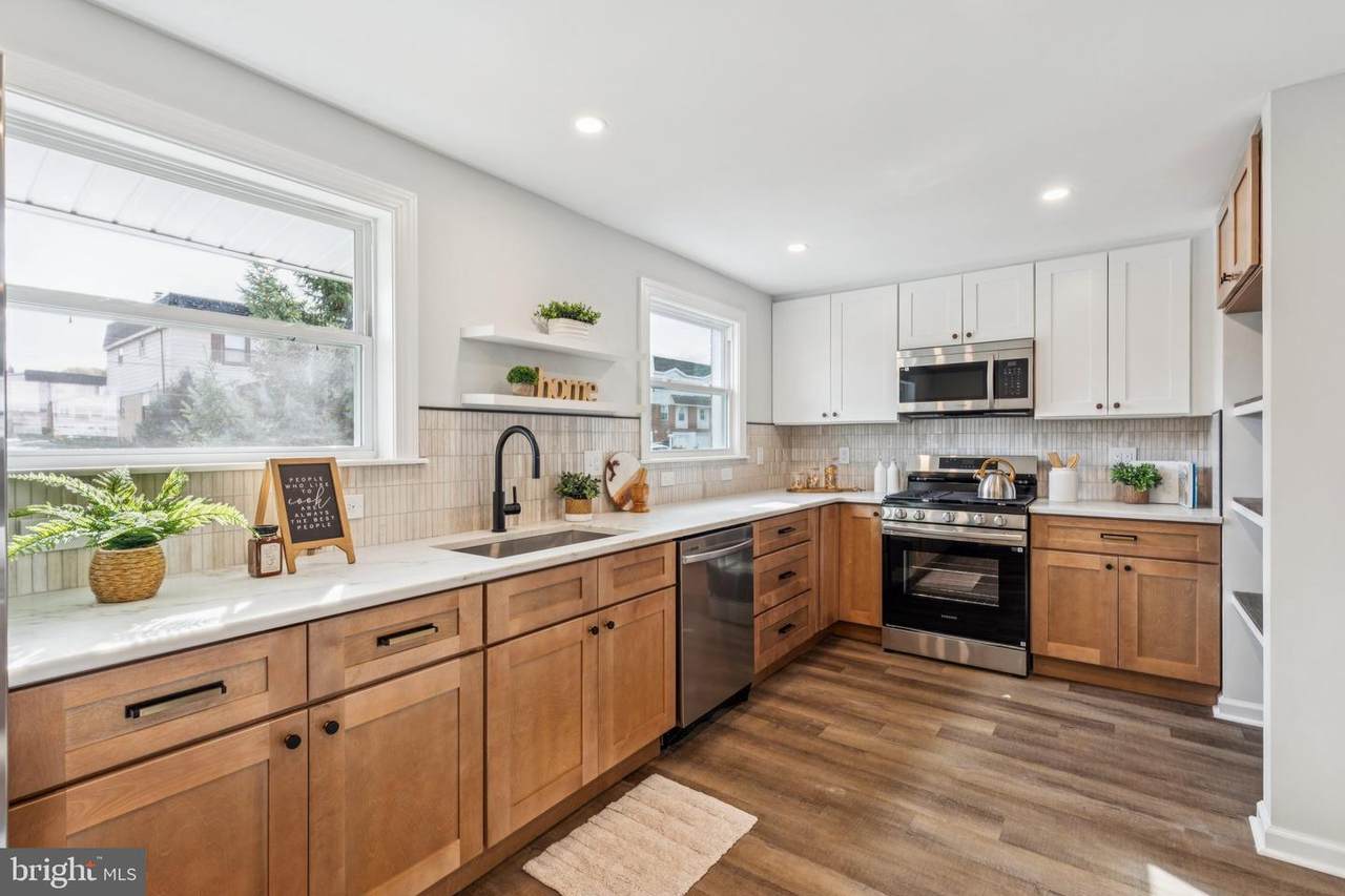 10932 Templeton Drive - Photo 1