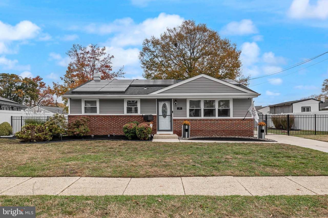 29 Devon Avenue - Photo 1