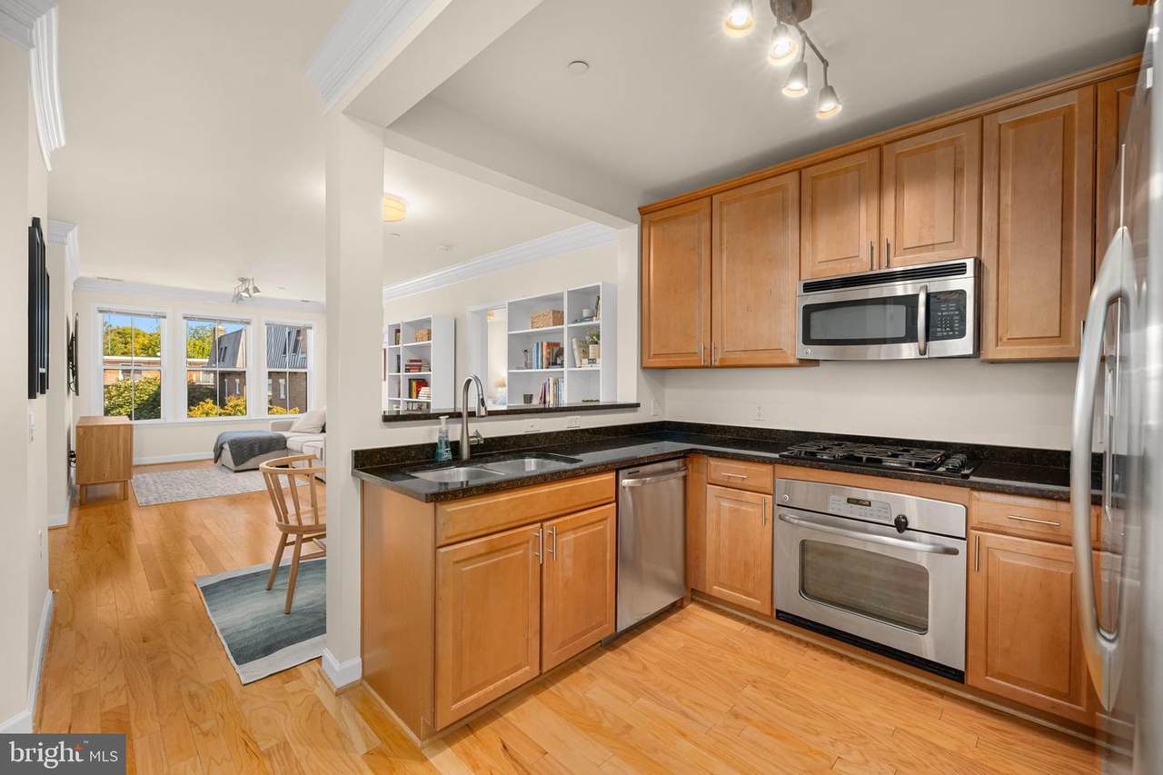 2101 Monroe Street - Photo 1