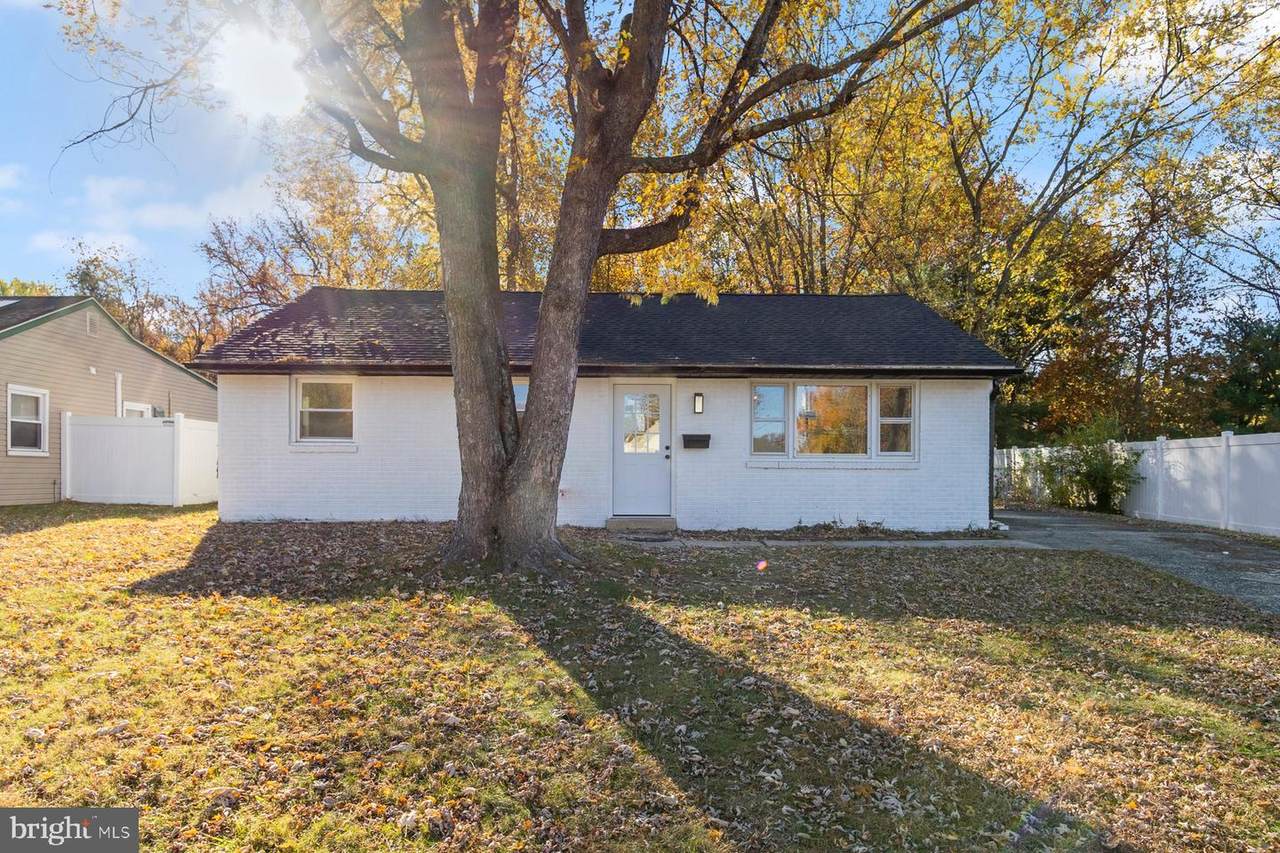 433 Trowbridge Avenue - Photo 1