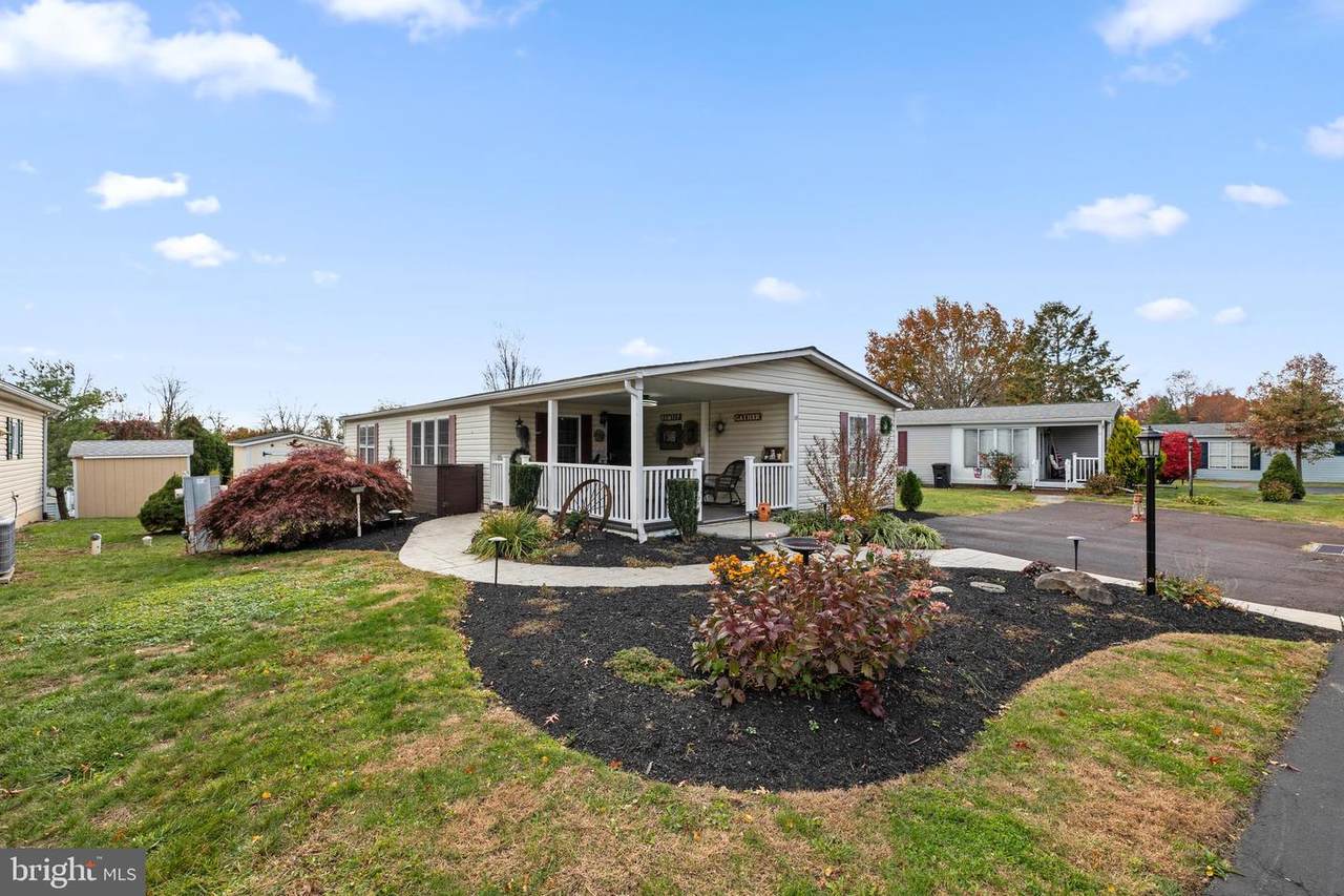 10 Queen Anne Way - Photo 1