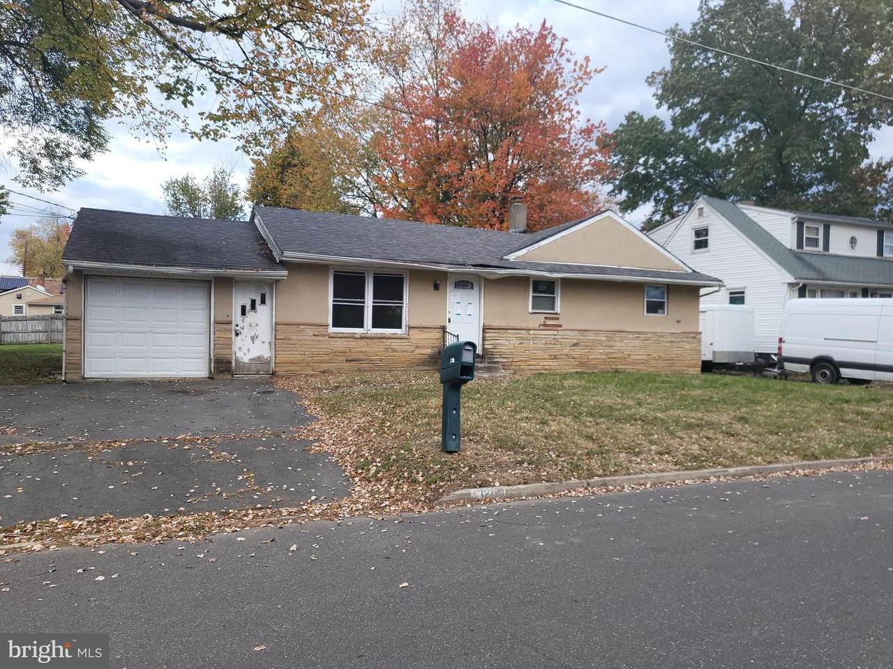 120 Sussex - Photo 1