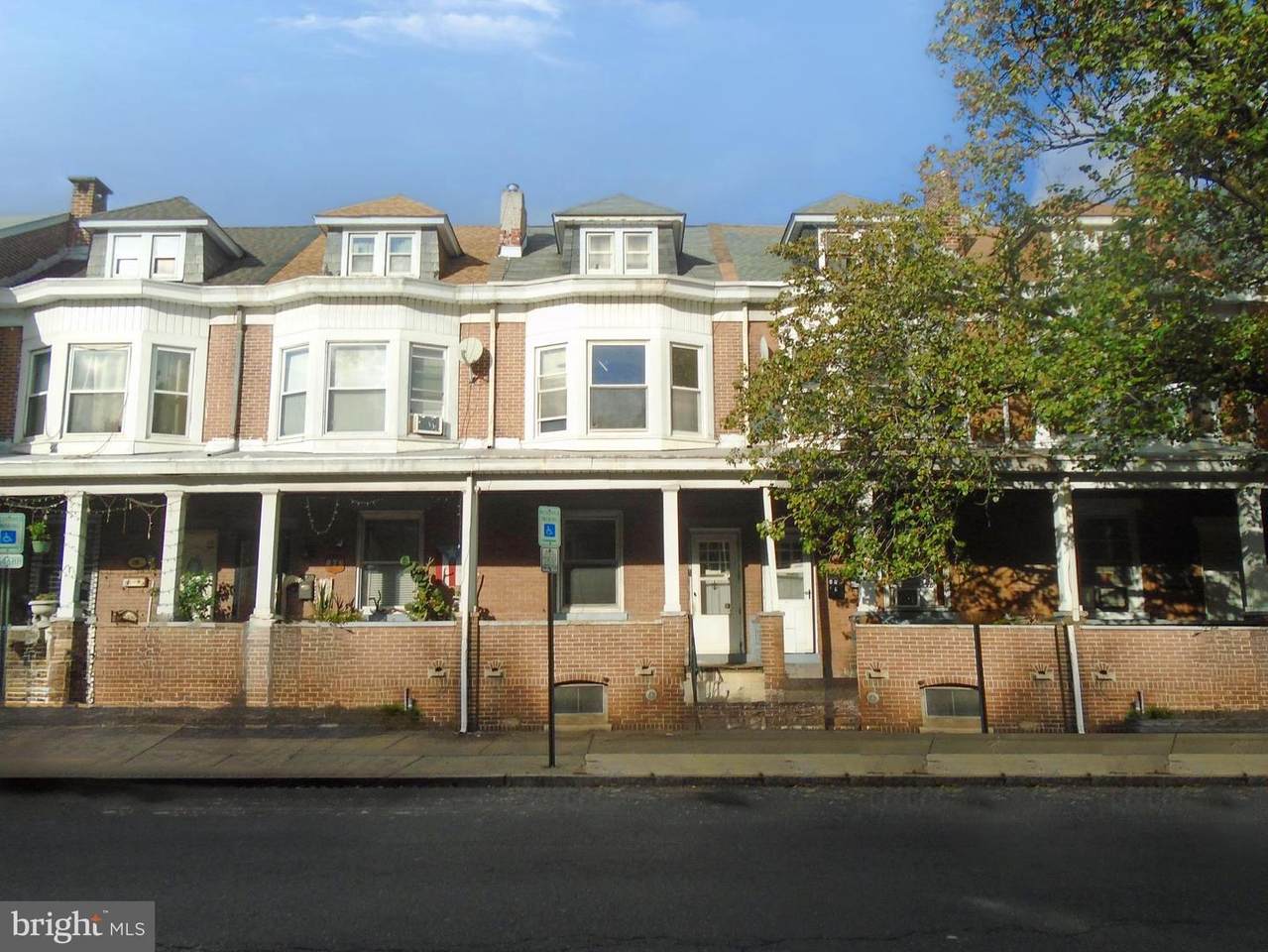 978 Broad Street - Photo 1