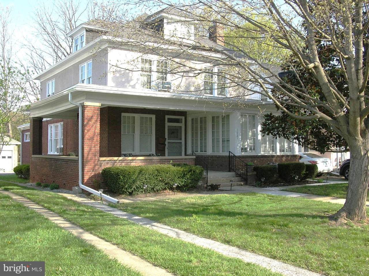 1021 Potomac Avenue - Photo 1