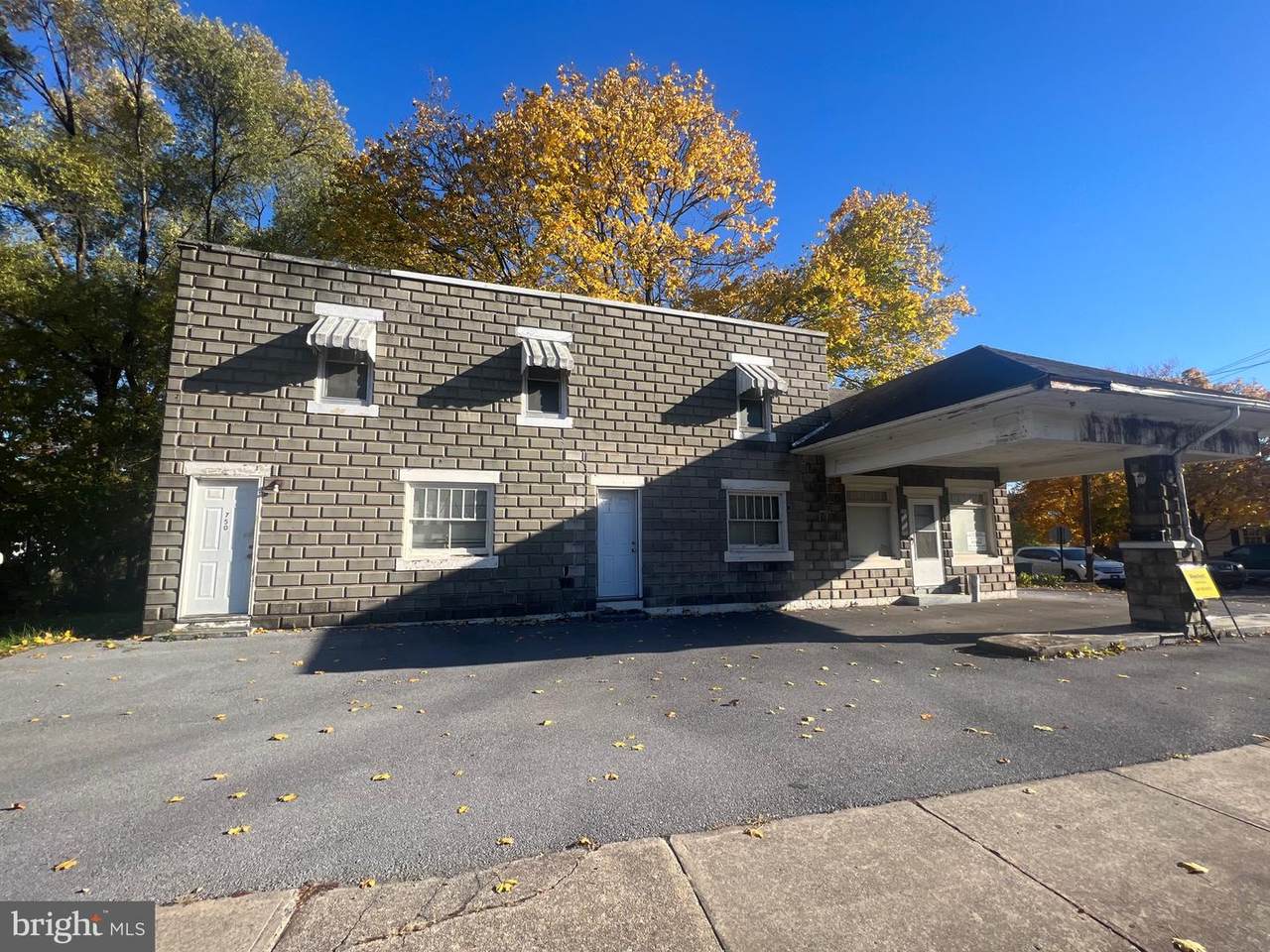 750 Winchester Avenue - Photo 1