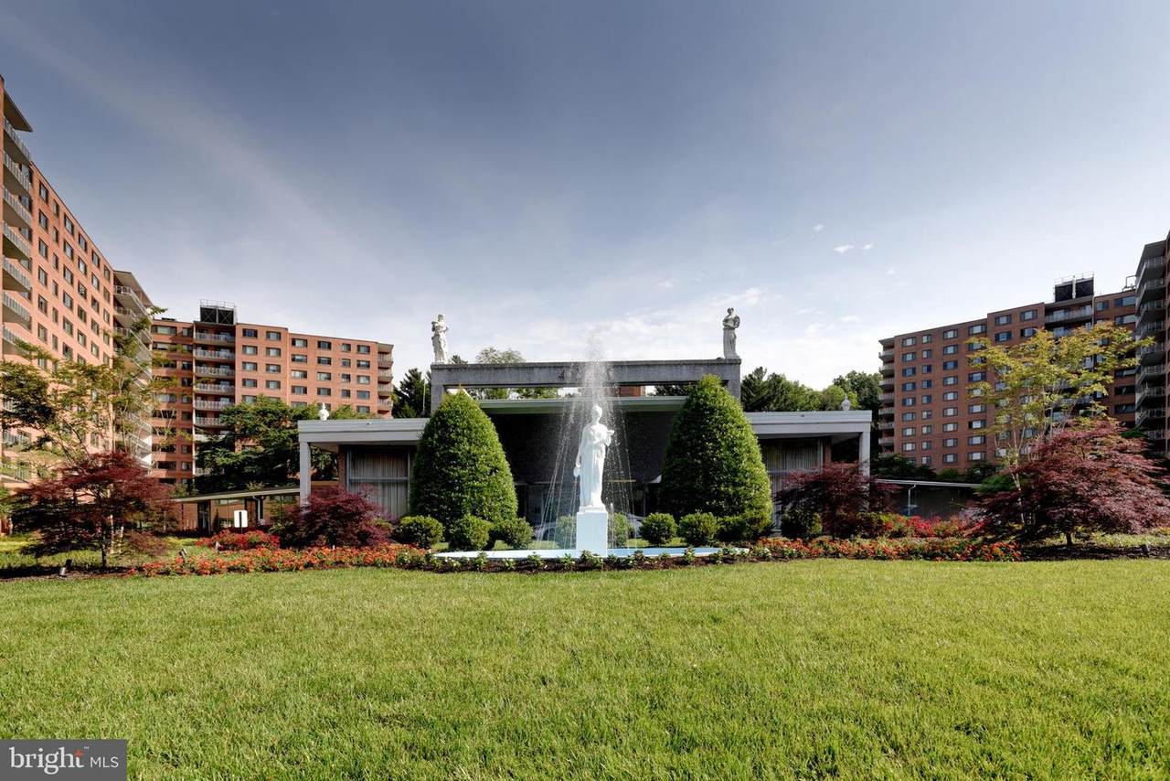 4201 Cathedral Avenue - Photo 1