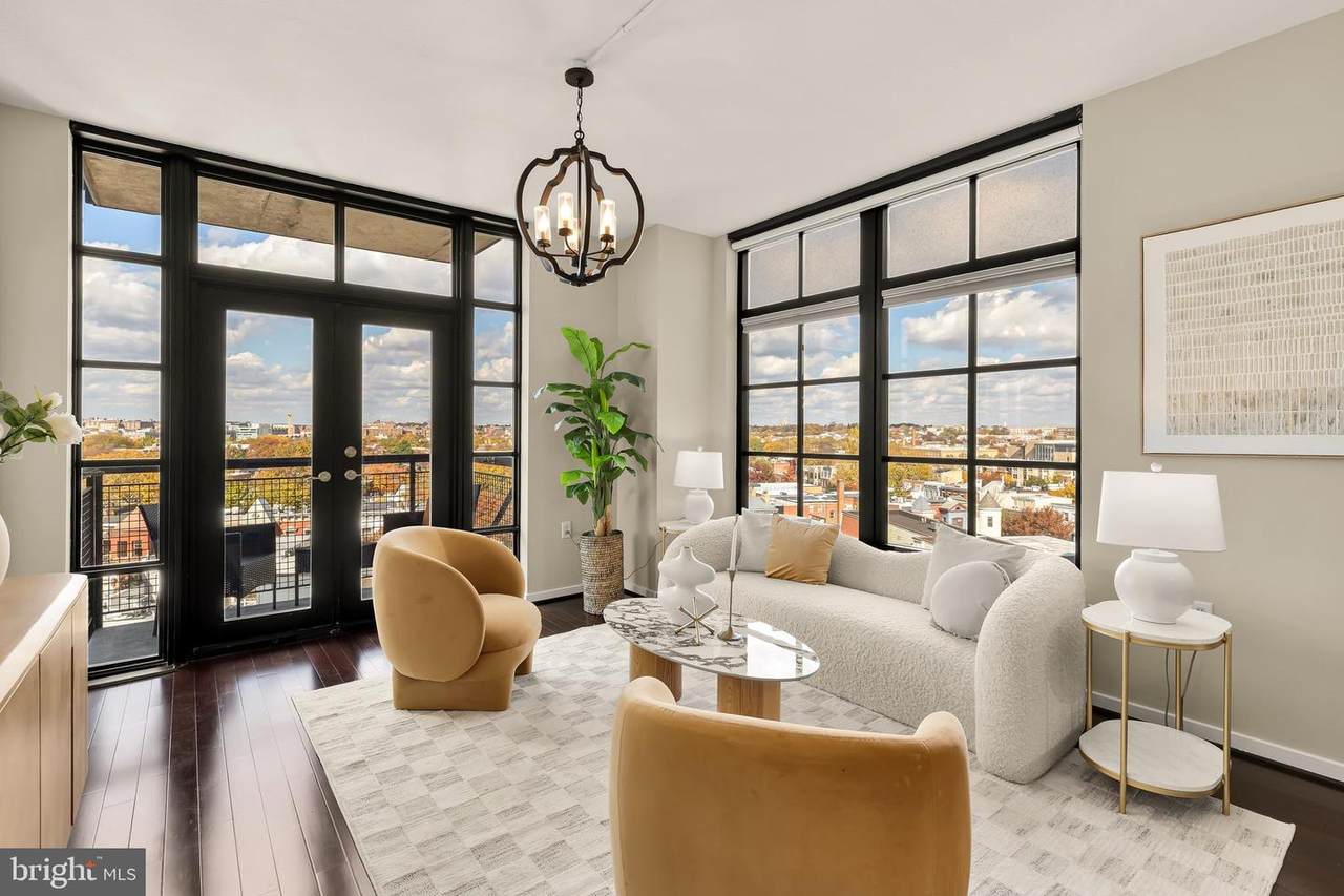 437 New York Avenue - Photo 1