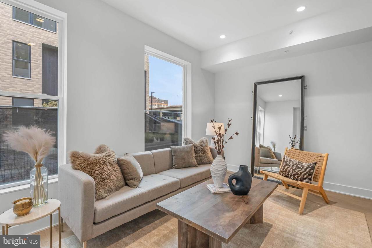 635 7TH Street - Photo 1