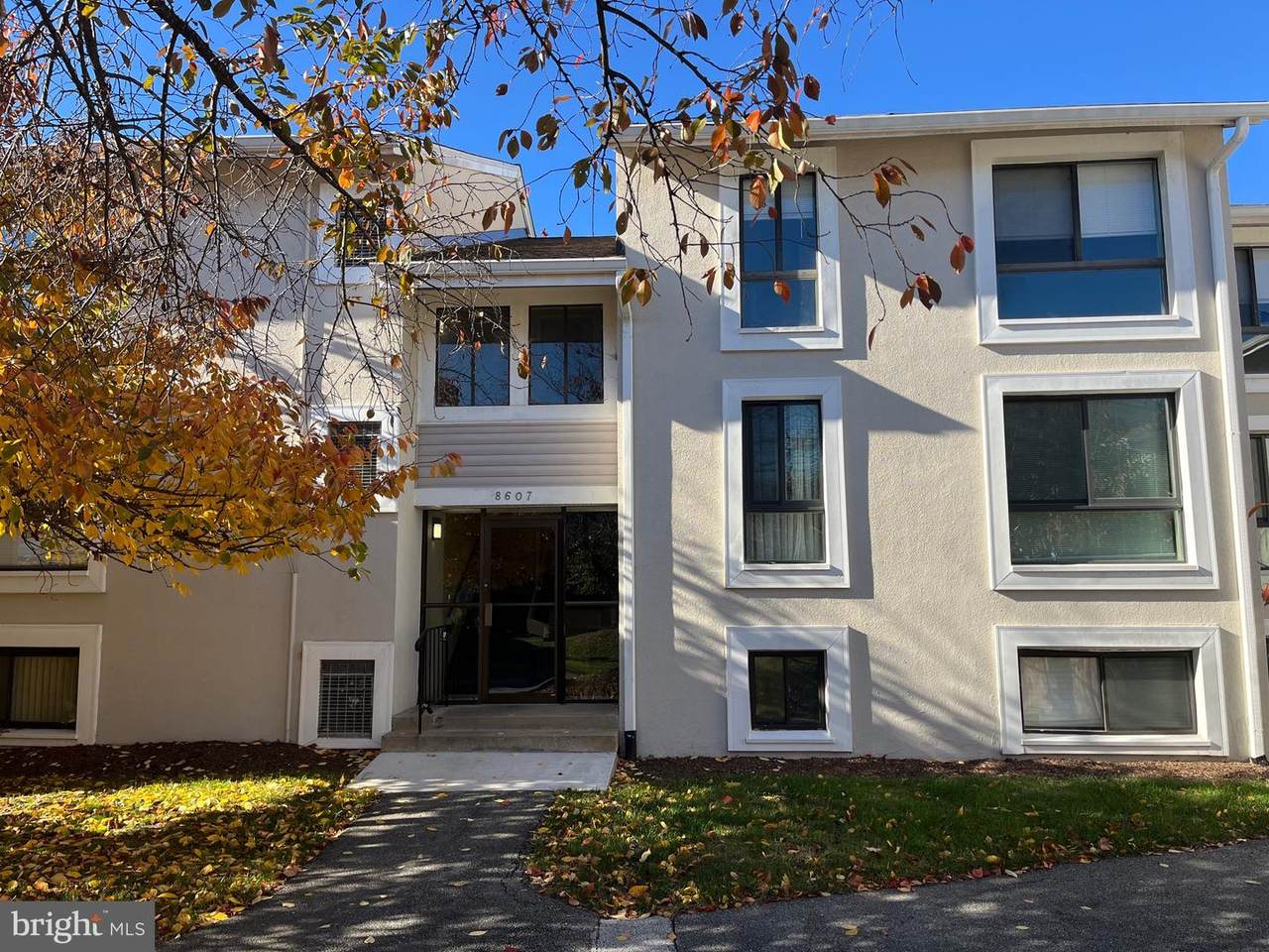 8607 Village Way - Photo 1