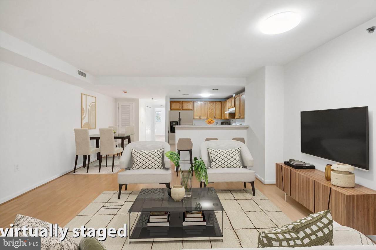 7981 Eastern - Photo 1