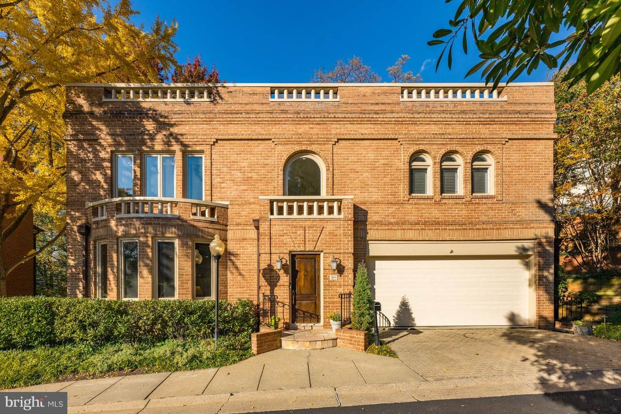 4616 Foxhall Crescent - Photo 1