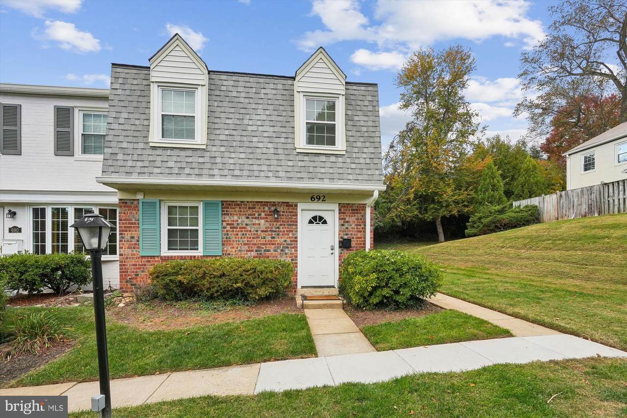 692 Azalea Drive - Photo 1