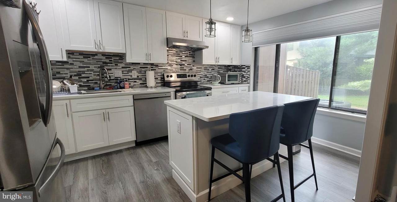 18420 Point Seneca Place - Photo 1