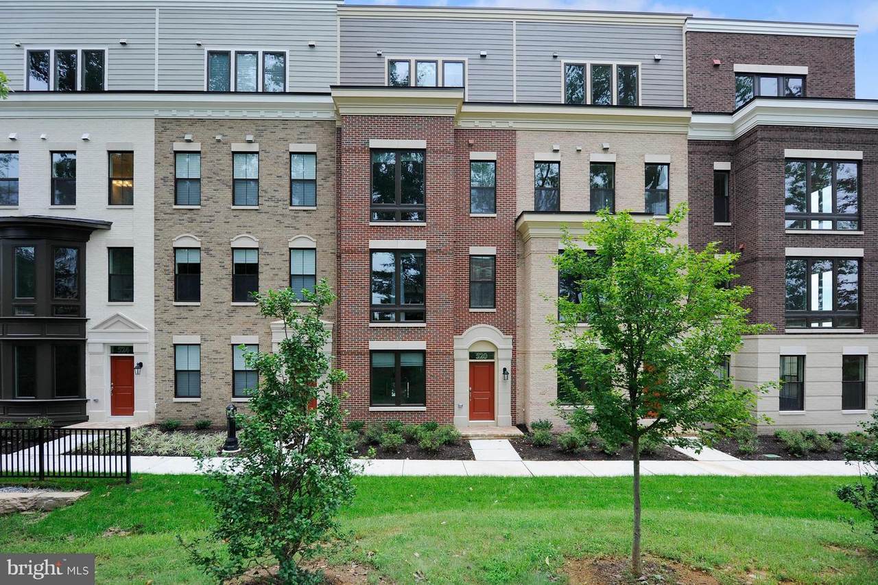 520 Harborview Drive - Photo 1