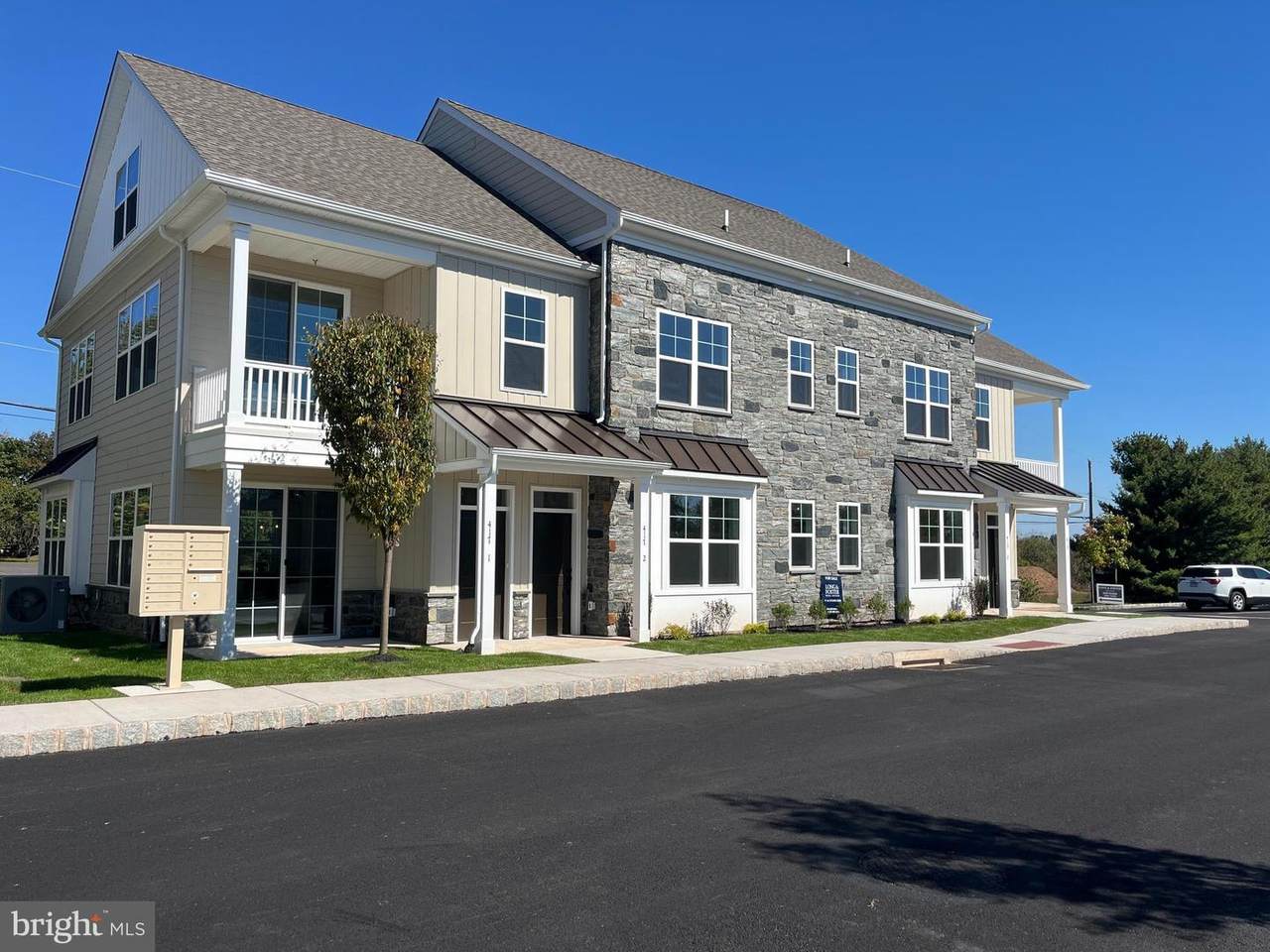 417 Asha Way - Photo 1