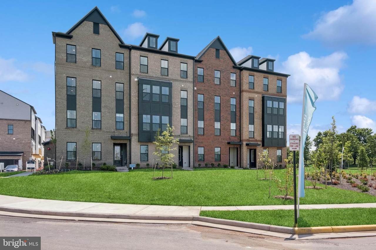 14922 Deco Circle - Photo 1