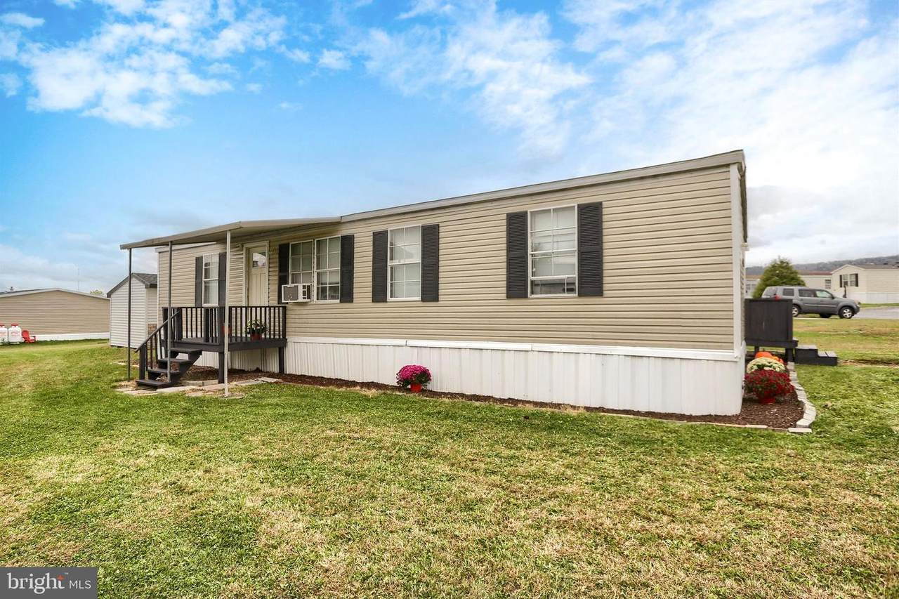 292 Dallas Drive - Photo 1