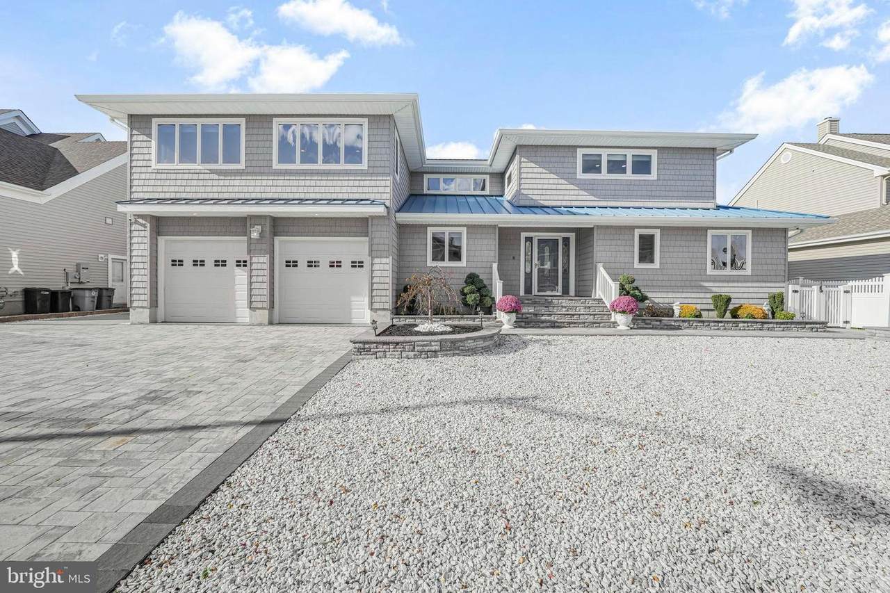 814 Ensign Drive - Photo 1