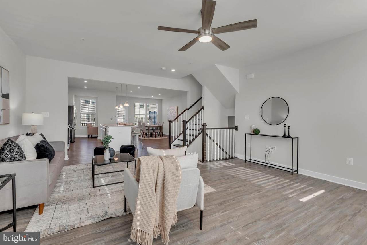 14910 Townshend Terrace Avenue - Photo 1