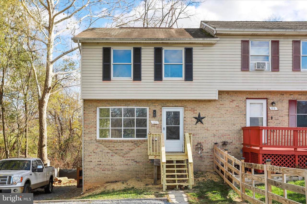 127 Woodridge Court - Photo 1