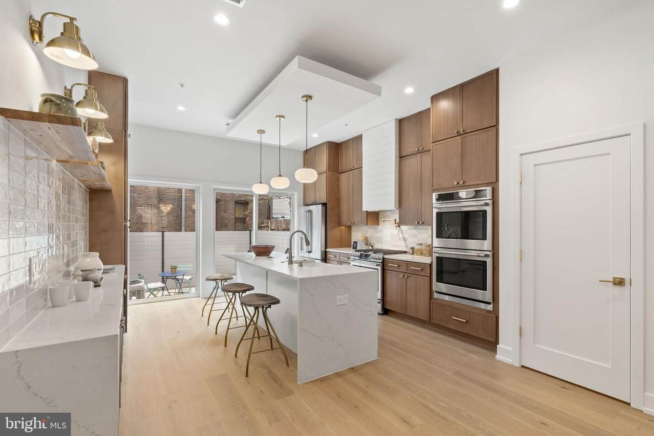 2214 Gordon Street - Photo 1