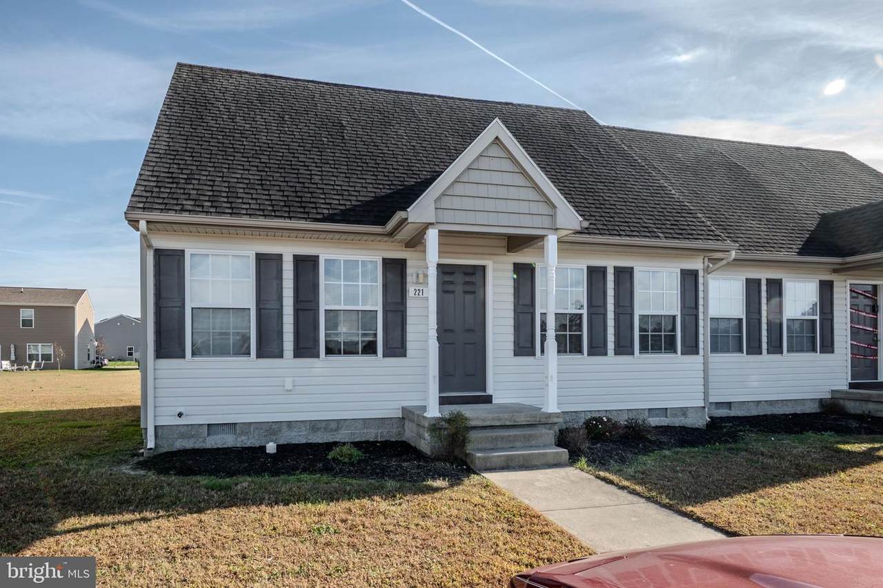 221 Brown Street - Photo 1