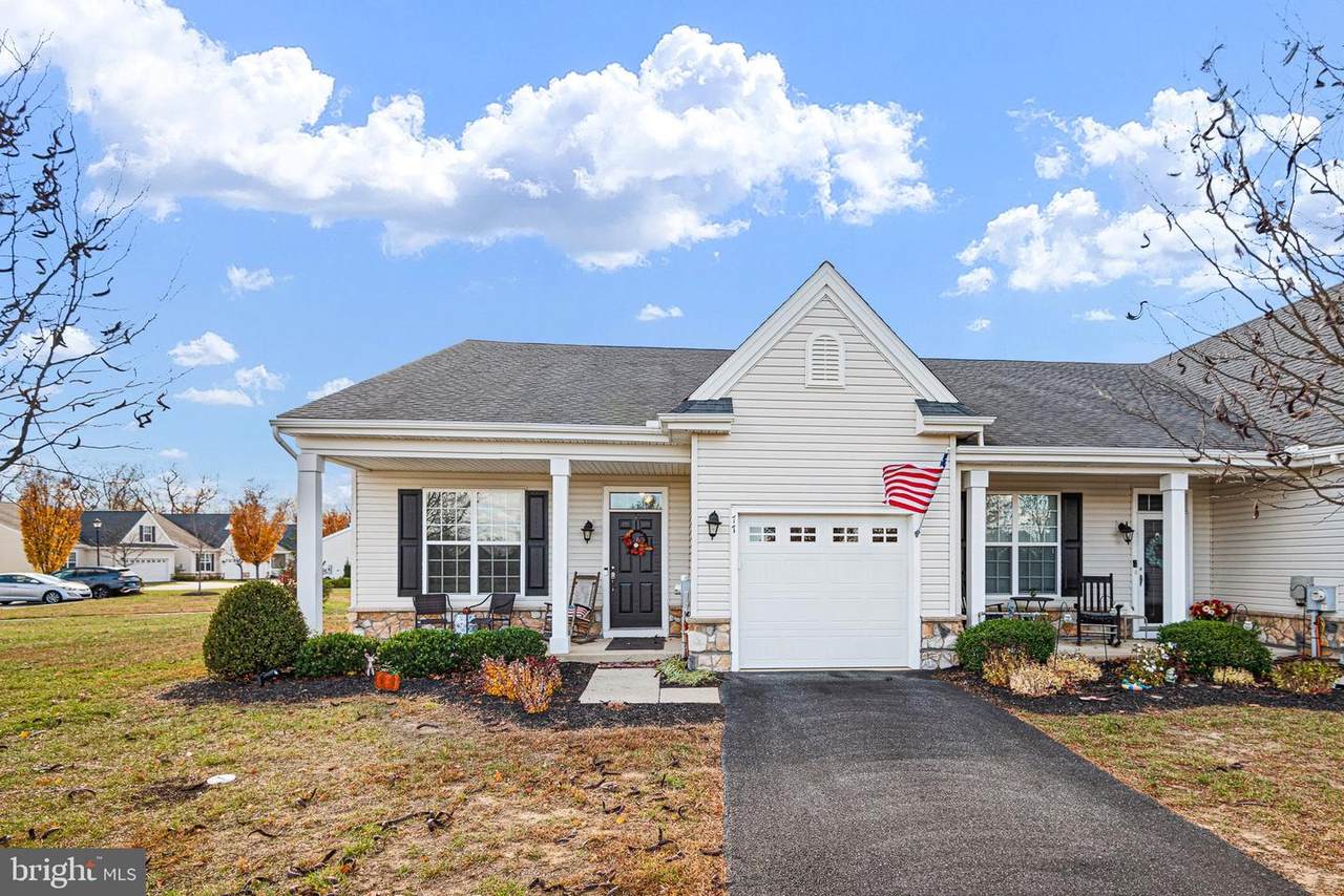 77 Grand National Lane - Photo 1